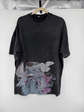 Y2K Streetwear Boohoo Black Short Sleeve Tee with Pastel Dove Graphic SzM